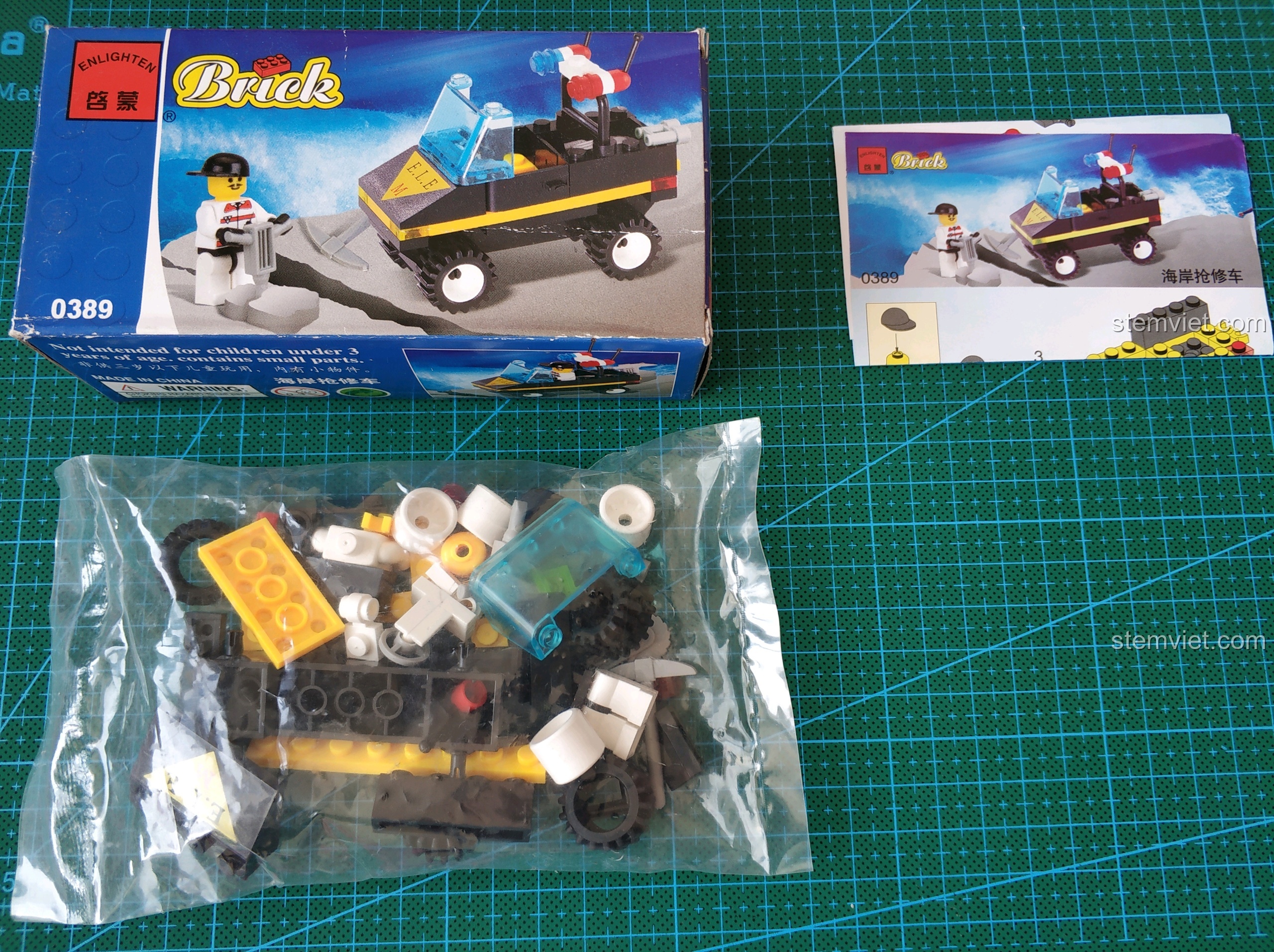 Các bộ phận bên trong hộp đồ chơi lắp ráp Xe Cảnh Sát Cứu Hộ Bờ Biển 0389