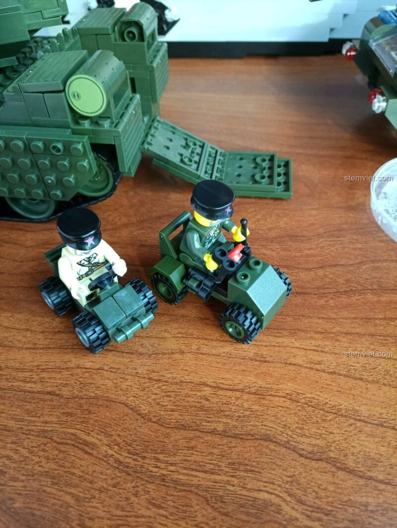 Mô hình xe tăng Enlighten 0494 và minifigure lính, bộ lắp ráp quân sự 327 mảnh, đồ chơi giá tốt