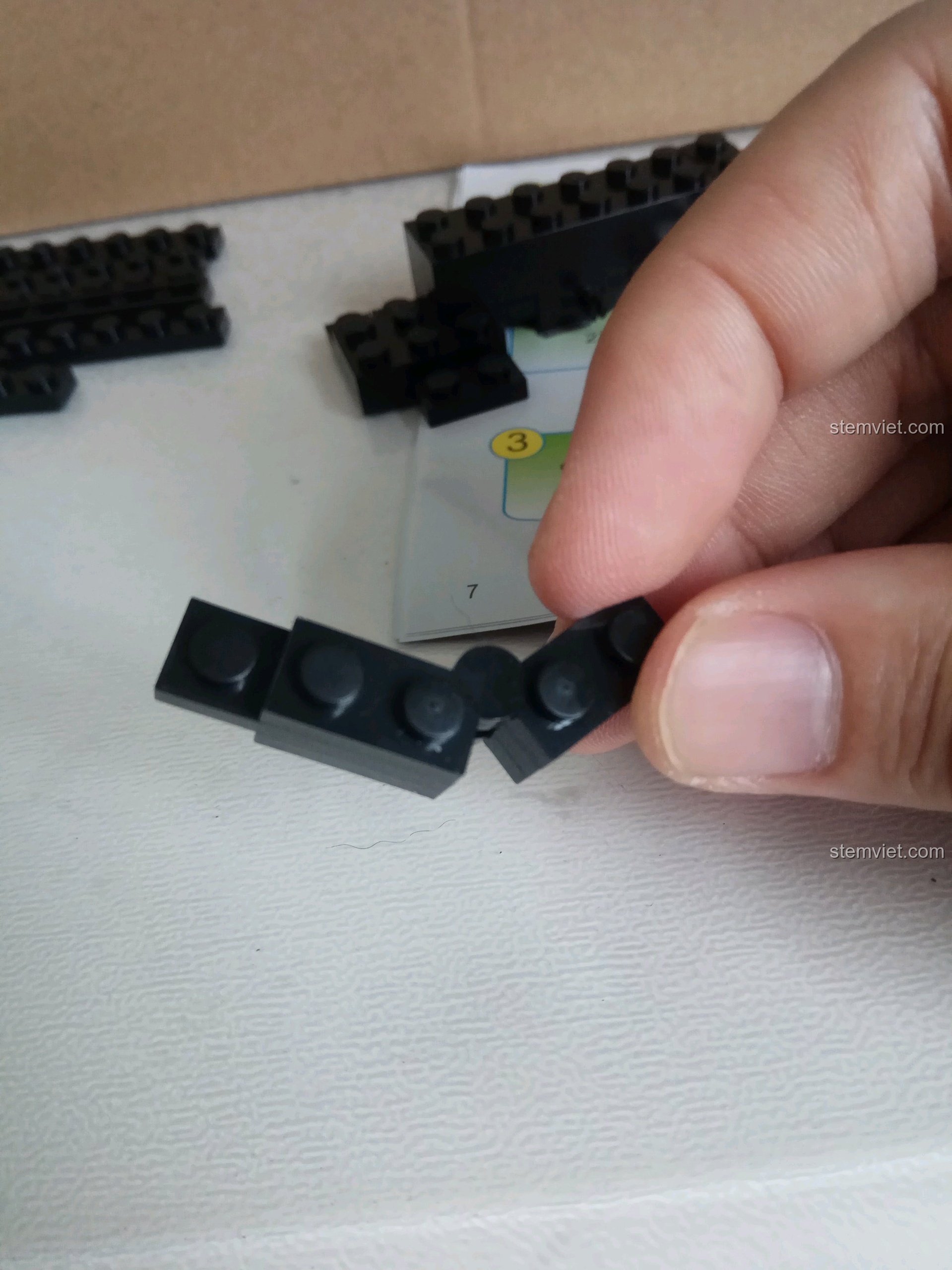 Chi tiết khớp nối linh hoạt cho phép tạo hình thân tàu.