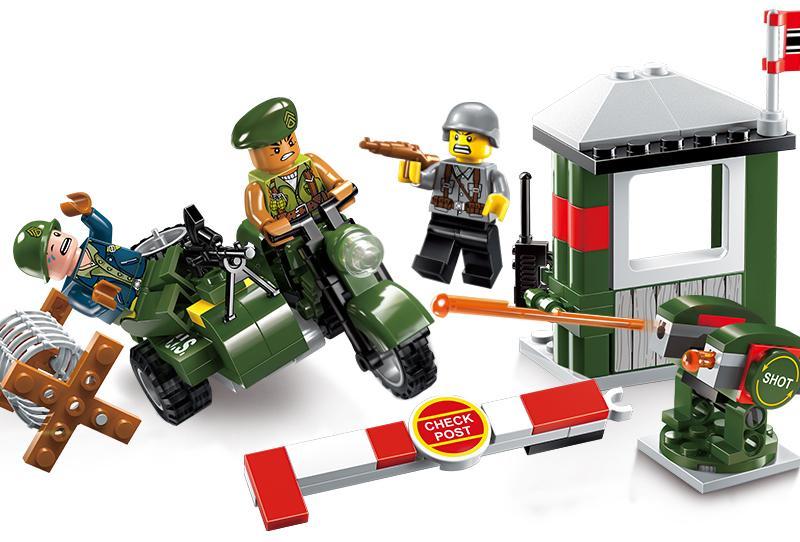 Bộ đồ chơi lắp ráp Enlighten 1702 Xe mô tô quân sự và trạm gác, tái hiện cảnh chiến trường kịch tính, phù hợp cho bé trai 6 tuổi, giá tốt.