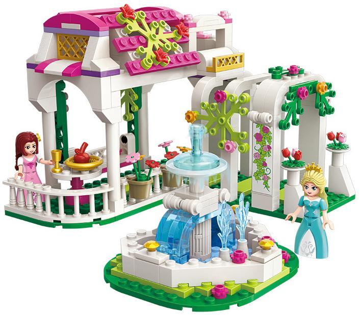 Cảnh quan lãng mạn của bộ lắp ghép Enlighten 2602 Lâu đài Công chúa Leah, với chi tiết hoa hồng và kiến trúc tinh xảo, mang lại trải nghiệm chơi tuyệt vời.