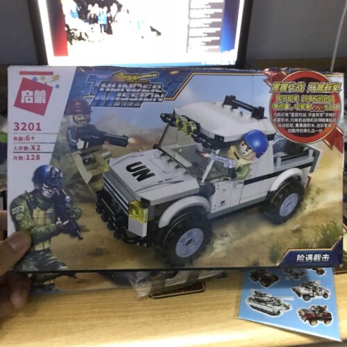 Hộp bộ đồ chơi Enlighten 3201 Xe Bán Tải Quân Sự ThunderMission, hiển thị số chi tiết 128 mảnh và độ tuổi 6+, phù hợp cho bé trai.