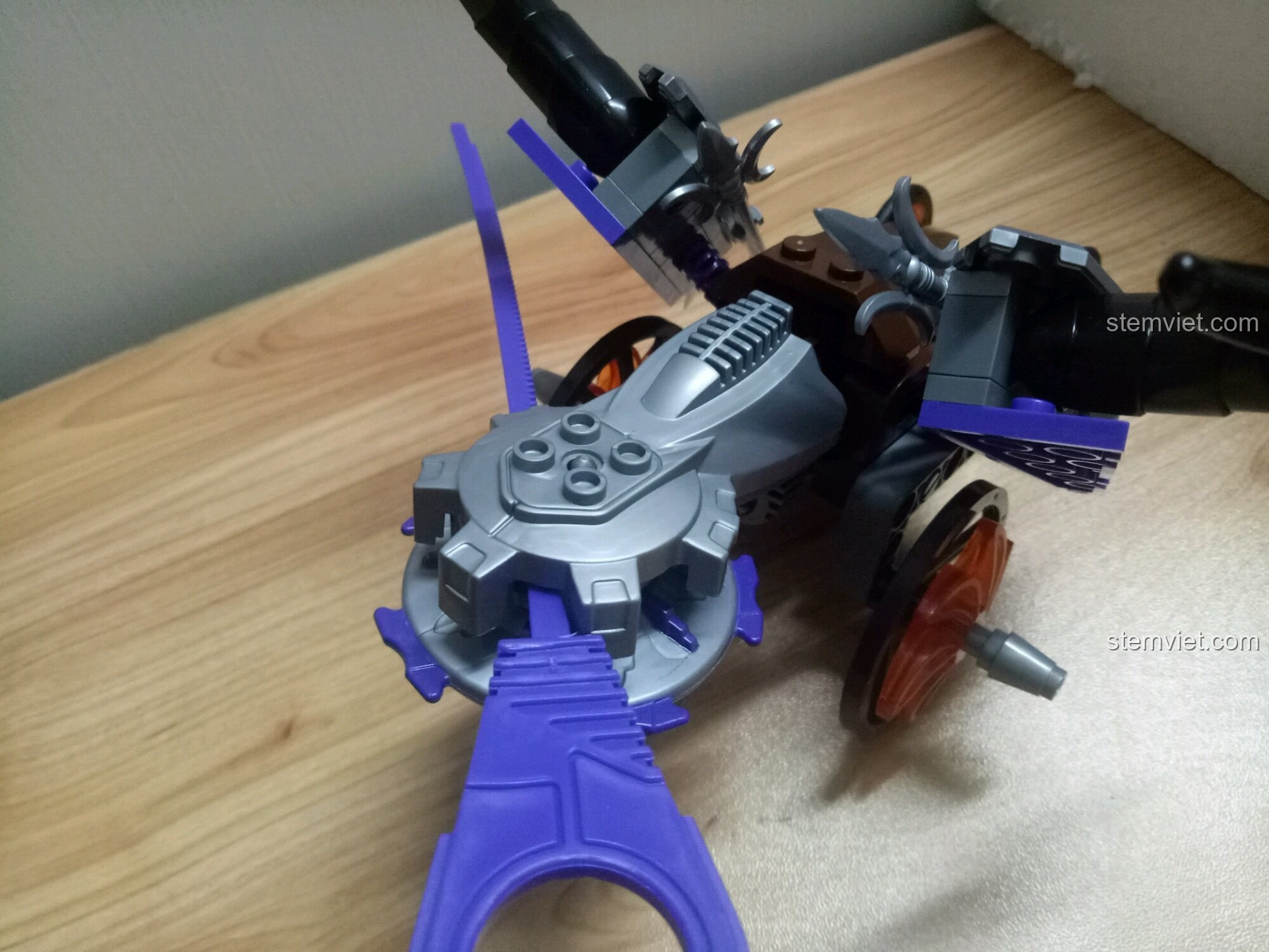 Cách điều chỉnh cơ chế phóng con quay trên bộ đồ chơi mô hình Enlighten 3801