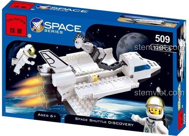 Mô hình chính của bộ lắp ráp Tàu con thoi Discovery Enlighten 509, với phi hành gia đang bay bên cạnh. Đồ chơi cho bé trai 6 tuổi, giá rẻ.