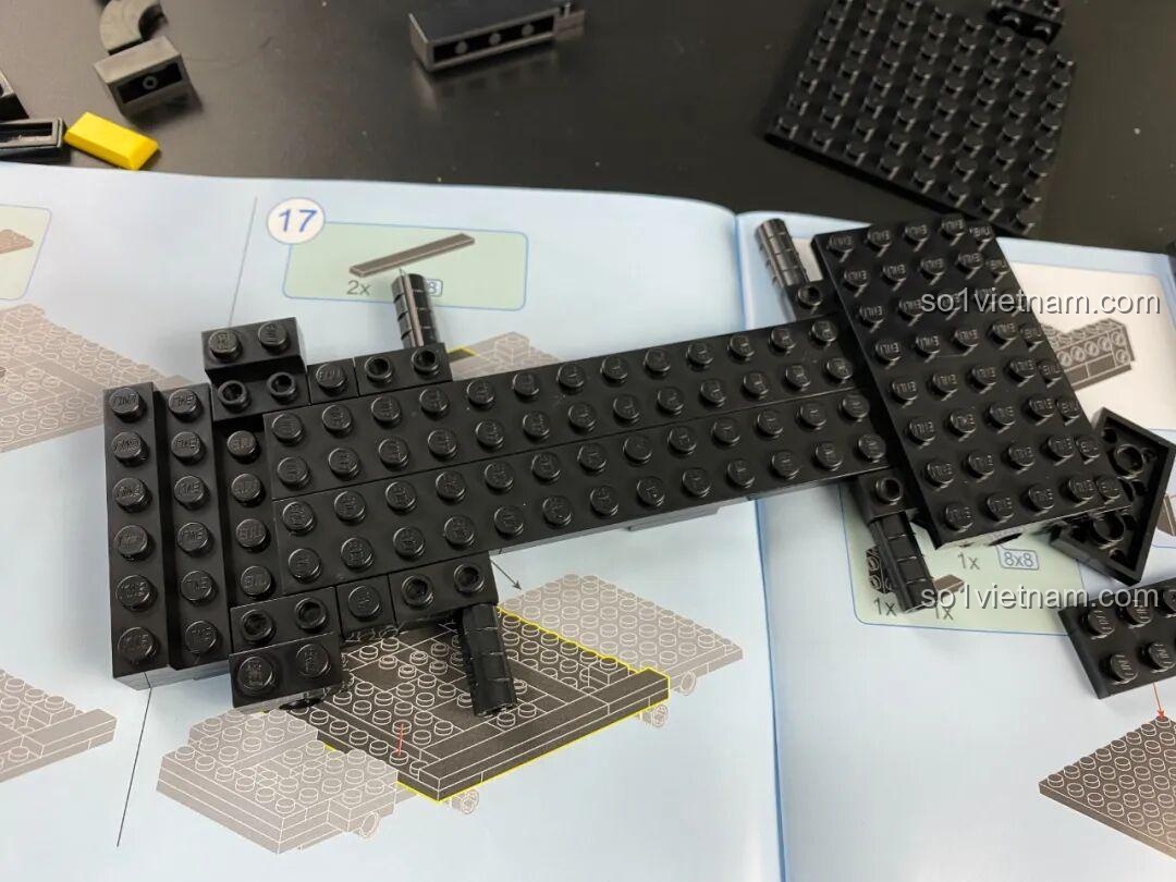 Mô hình hoàn chỉnh xe tuần tra Delam Patrol Car Enlighten 75039 nhìn từ bên hông, thiết kế mạnh mẽ, chất lượng tốt.