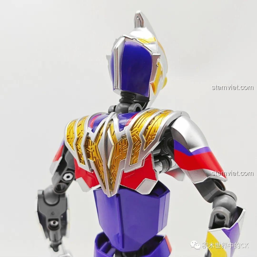 Chi tiết lưng QMAN Ultraman Trigger 75051, bộ lắp ráp Ultraman Trigger Dạng Hợp Thể cho bé trai 6 tuổi