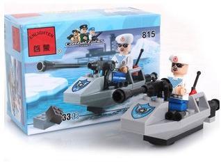 Bộ đồ chơi thuyền tấn công quân sự 815 Enlighten CombatZones với 2 minifigure