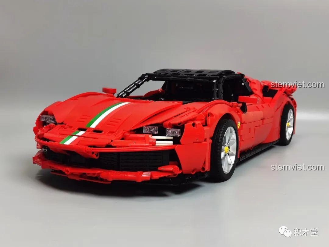 Chi tiết nội thất bên trong xe.