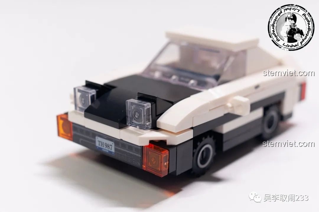 Mô hình xe Toyota AE86 Trueno Forange FC8279 với đèn mắt ếch đóng lại.