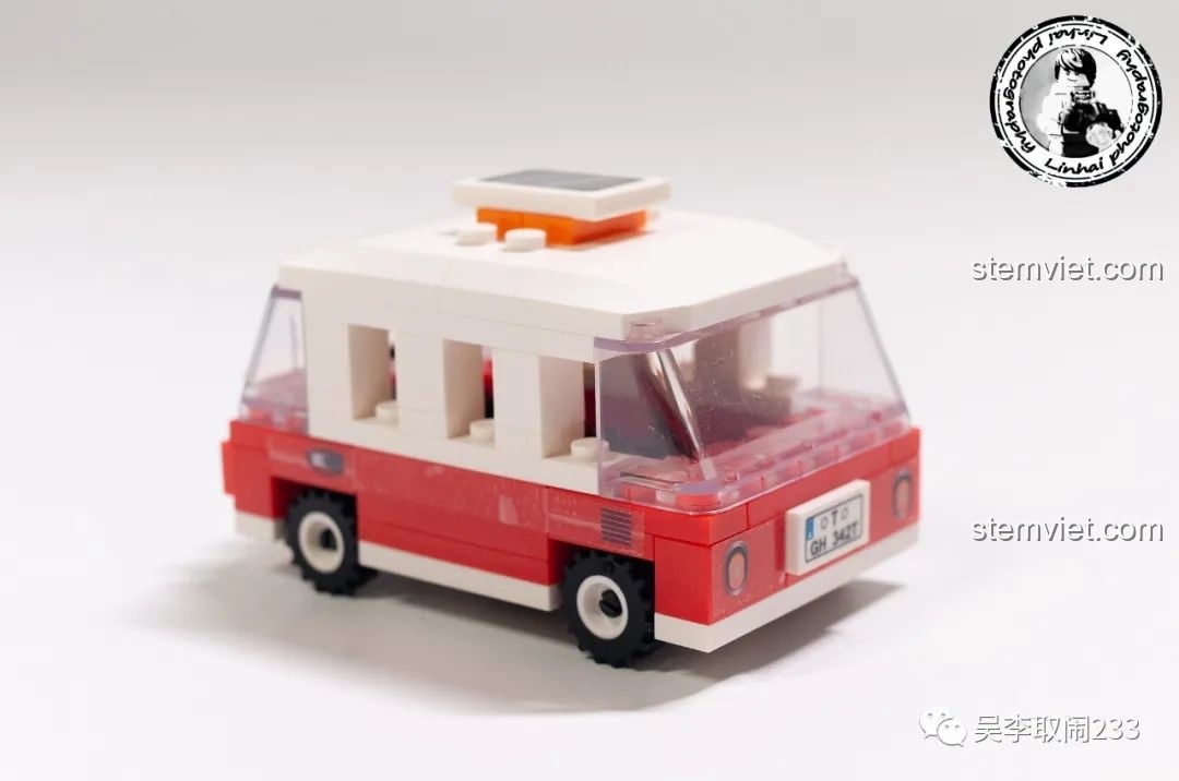 Mặt sau của mô hình xe bus Volkswagen T1 Forange FC8279, đồ chơi lắp ráp cho bé.