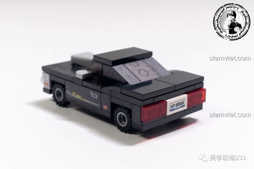 Mặt sau của mô hình xe Dodge Charger Forange FC8279, đồ chơi lắp ráp cho bé trai.