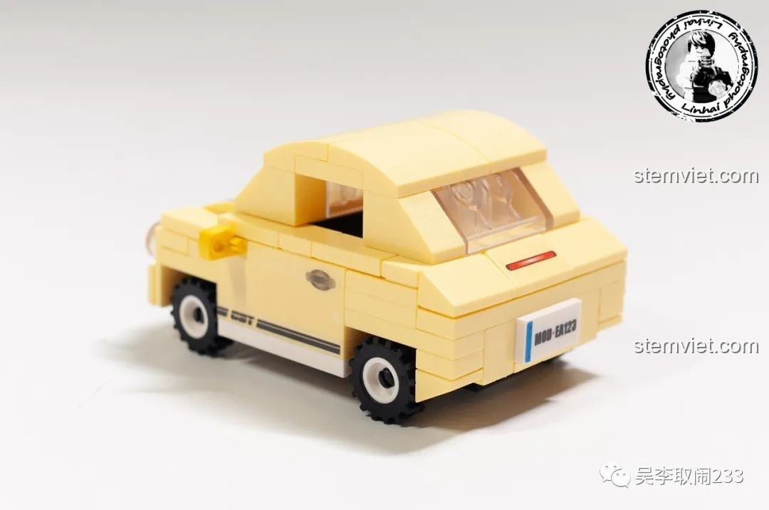 Mặt sau của mô hình xe Volkswagen Beetle Forange FC8279, một món đồ chơi sáng tạo.