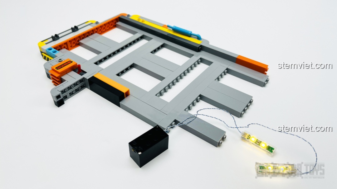 Bộ lắp ráp AREA-X AX0030 đi kèm với gạch phát sáng (light brick) chất lượng cao để tạo hiệu ứng ánh sáng.