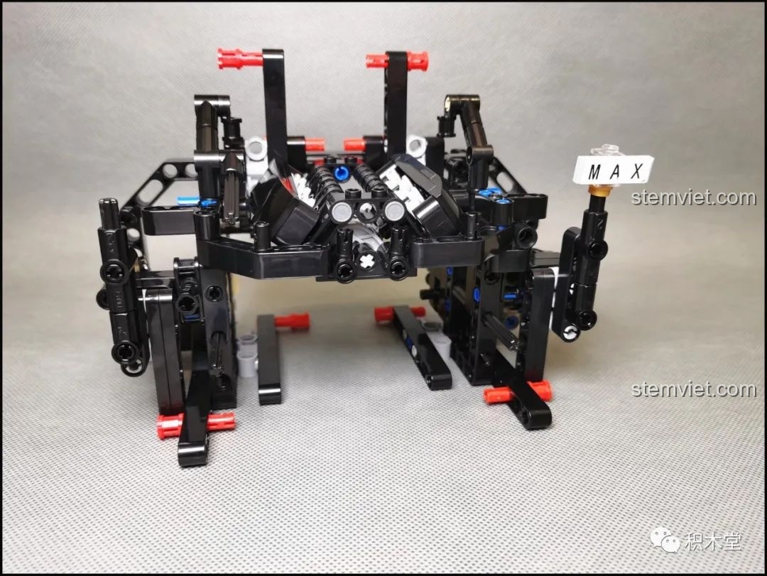 Gắn khối động cơ V12 vào khung gầm của Xe đua Lamborghini Centenario C 61041 giá rẻ.