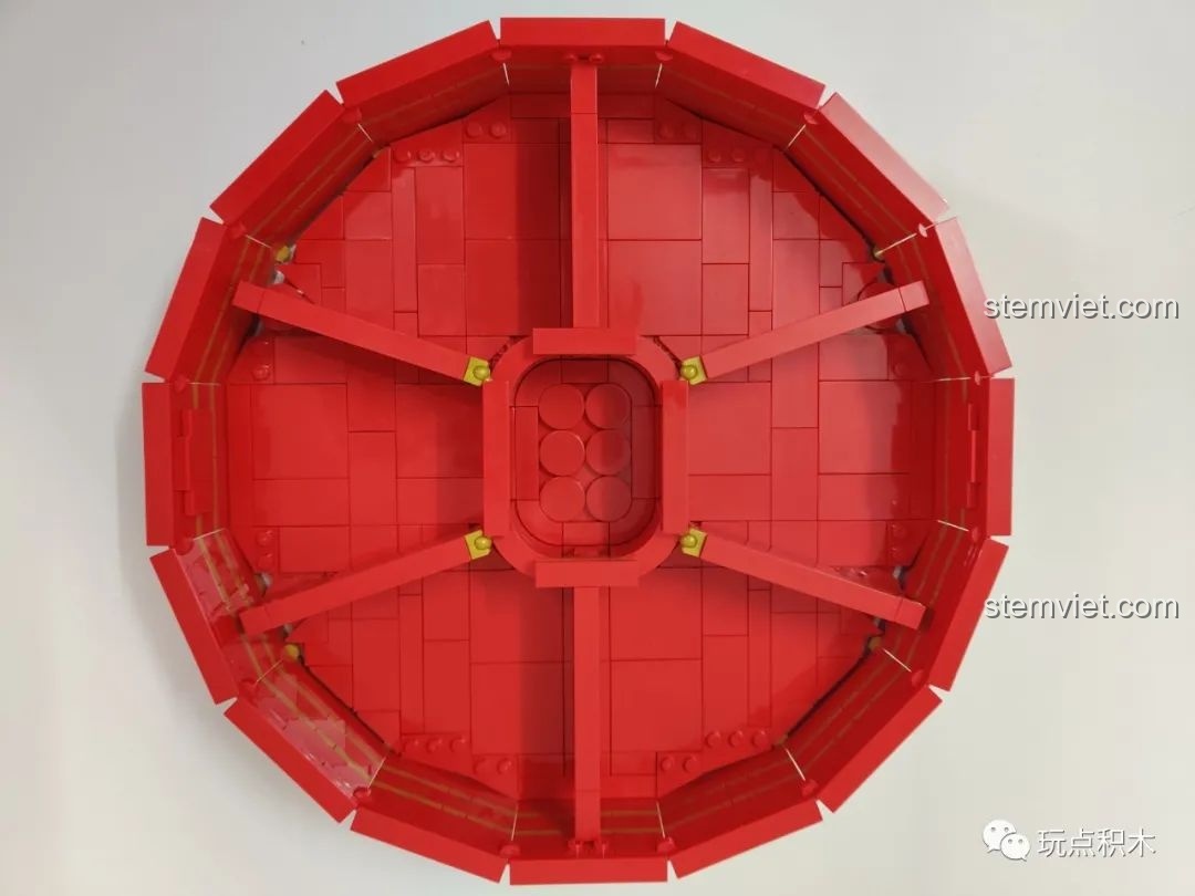 Gắn các module thành hộp vào phần đáy của bộ Hộp Đựng Mứt Tết Cỡ Lớn C 9122.