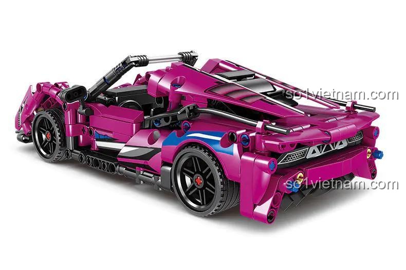 Ảnh chụp từ phía sau của Mô hình xe đua Technic KY1091, khoe trọn thiết kế đuôi xe khí động học và bánh xe lớn.