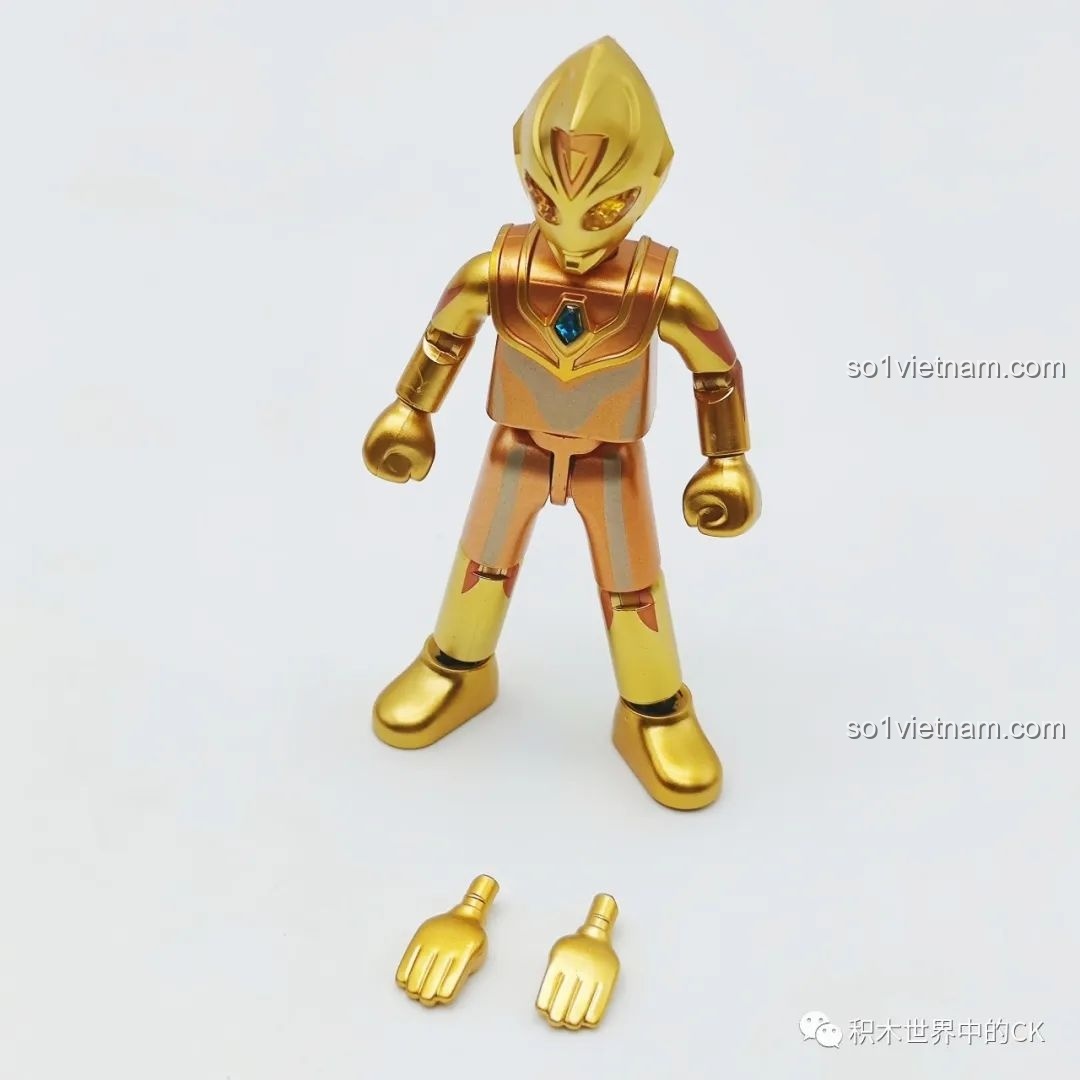 Geed Ultraman Royal Mega Master Form phiên bản vàng kim trong Bộ Sưu Tập Ultraman 2023.