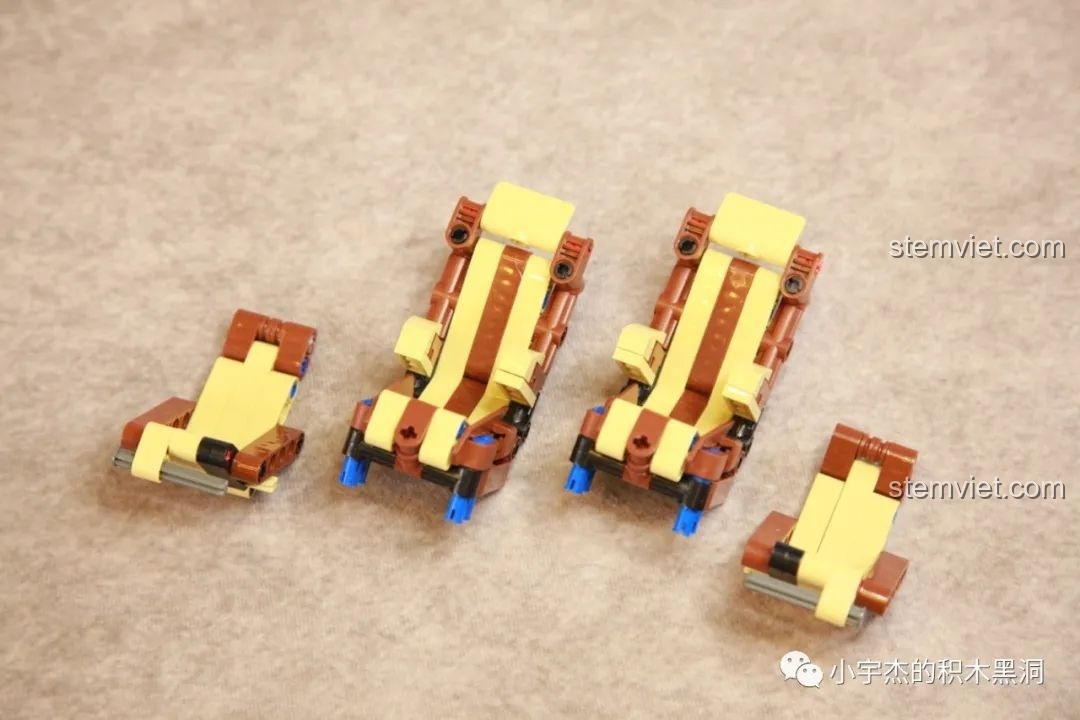 Bốn chiếc ghế của xe Volkswagen T1 K Box 10510 được lắp ráp riêng, với thiết kế sọc nâu vàng cổ điển.