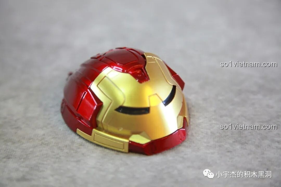 Giáp đầu KBOX V5004 Giáp Chống Hulk MK44 đã lắp ráp hoàn chỉnh, nhìn từ góc nghiêng.