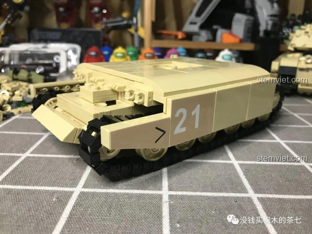 Giáp sườn của bộ đồ chơi lắp ráp Xe Tăng Challenger 2 FV 4034 JIAZHI 0105 đã được lắp hoàn chỉnh, tạo vẻ ngoài mạnh mẽ.