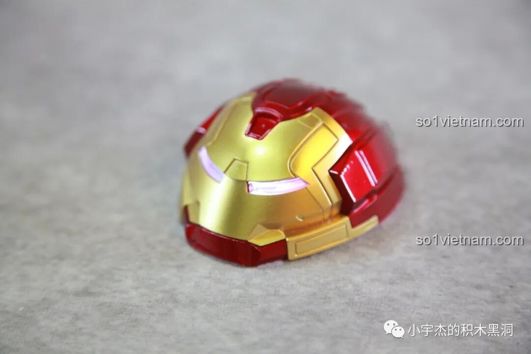 Hai chi tiết giáp vai màu đỏ sơn tĩnh điện của KBOX V5004 Giáp Chống Hulk MK44.