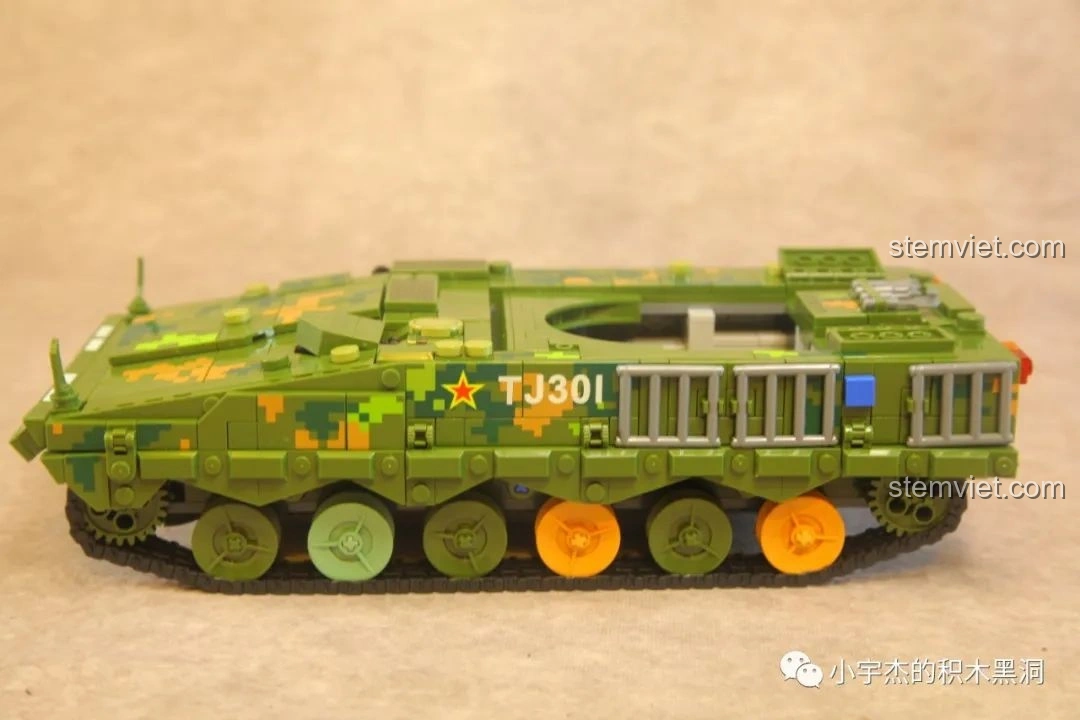 Giáp váy bên hông xe Panlos Brick 639010 Xe Chiến Đấu Bộ Binh 04A đã hoàn thiện