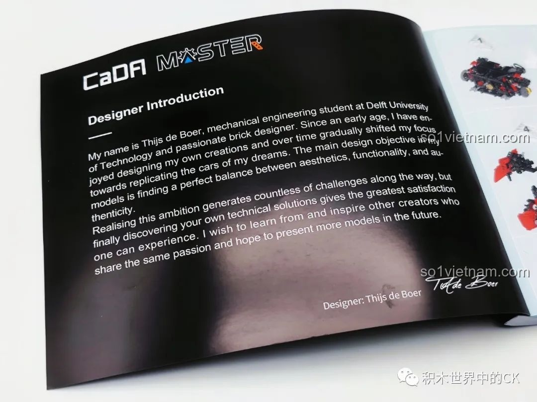 Trang giới thiệu về nhà thiết kế Thijs de Boer của bộ lắp ráp CaDA C61505 Ferrari Laferrari.