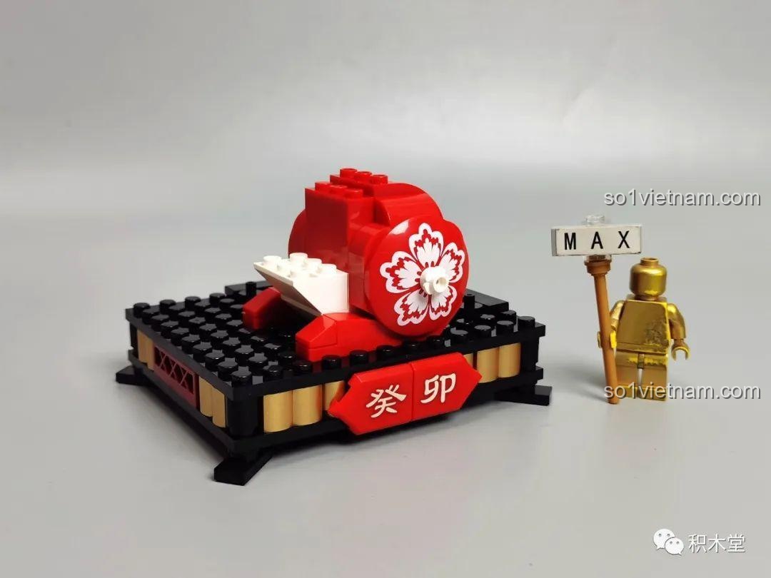 Mô hình Thỏ Đỏ May Mắn G2301 Gobricks hoàn thiện với chú Max