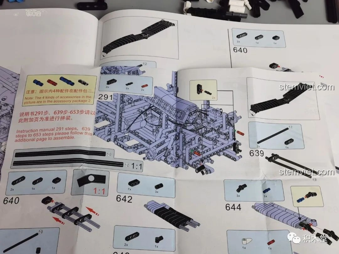 Góc nhìn 3/4 phía trước của mô hình Feifan F10002 Lamborghini Aventador SVJ Roadster đã hoàn thiện.