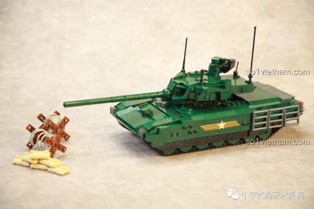 Nòng pháo của xe tăng Sluban B0850 có thể hạ xuống thấp, tăng khả năng tương tác của mô hình.