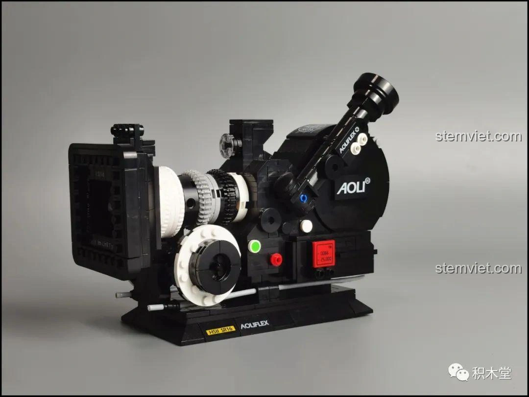 Góc nhìn khác của mô hình máy quay phim vintage Zhegao 00906, trông rất chuyên nghiệp.