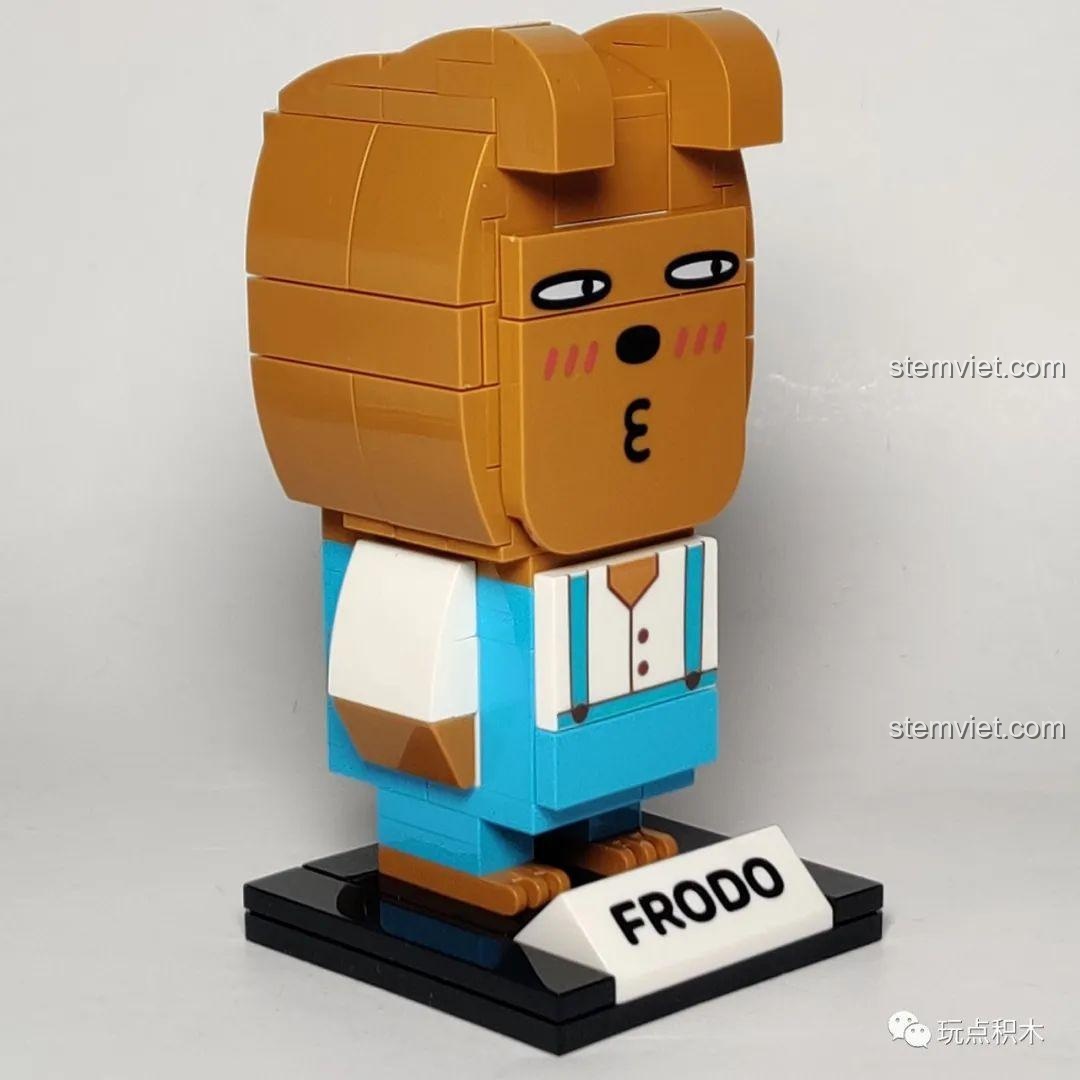 Góc nghiêng của mô hình GUDI 52006 Frodo, khoe mái tóc được tạo khối độc đáo.