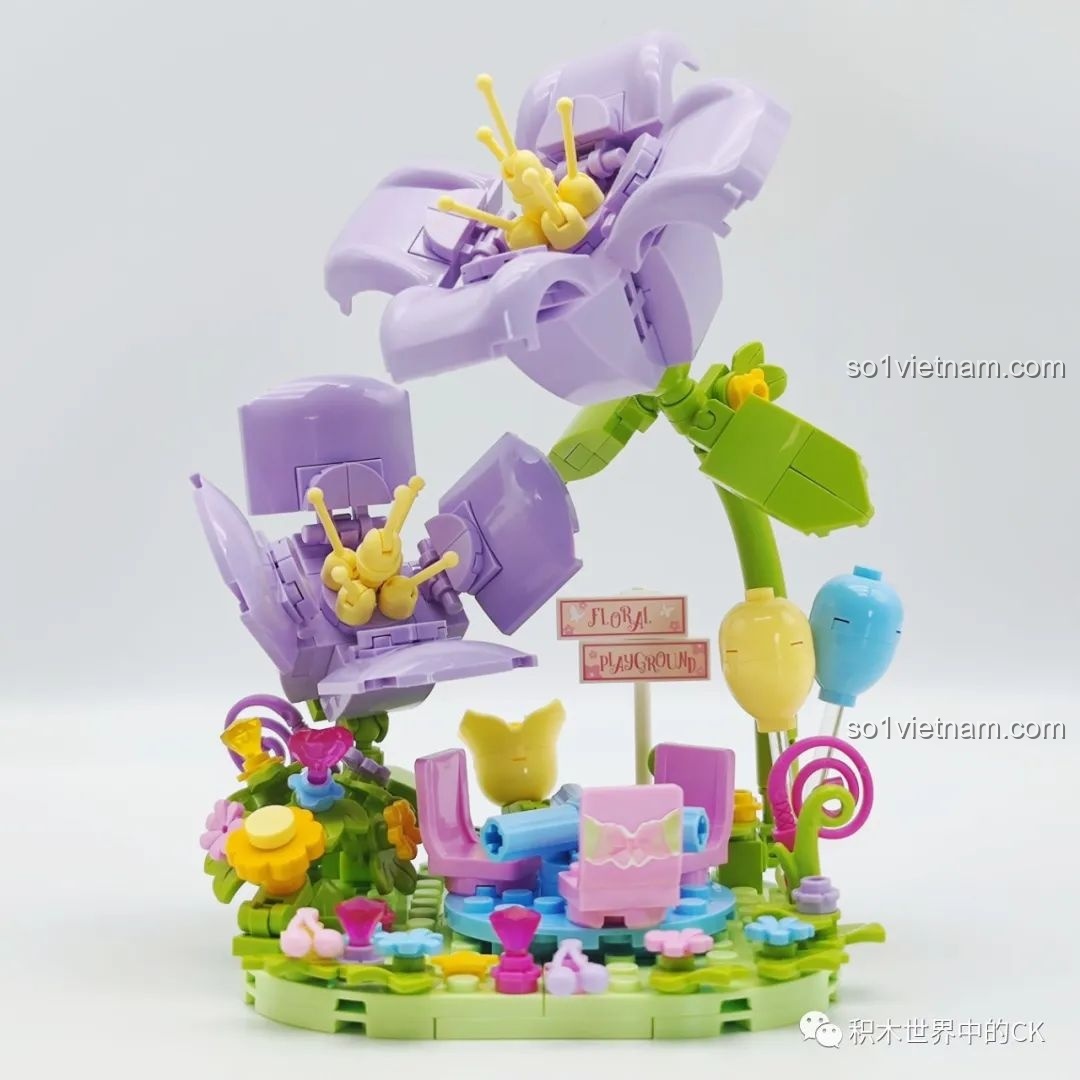 Góc nhìn nghiêng của mô hình hoa Khu Vui Chơi Đá Quý, cho thấy cấu trúc của những bông hoa lớn.