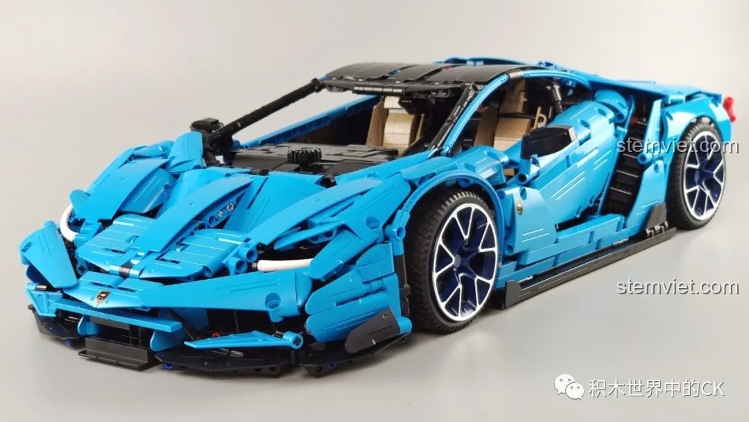 Góc nhìn bên hông của bộ lắp ráp CaDA C 61041 tiết kiệm sau khi hoàn thành.