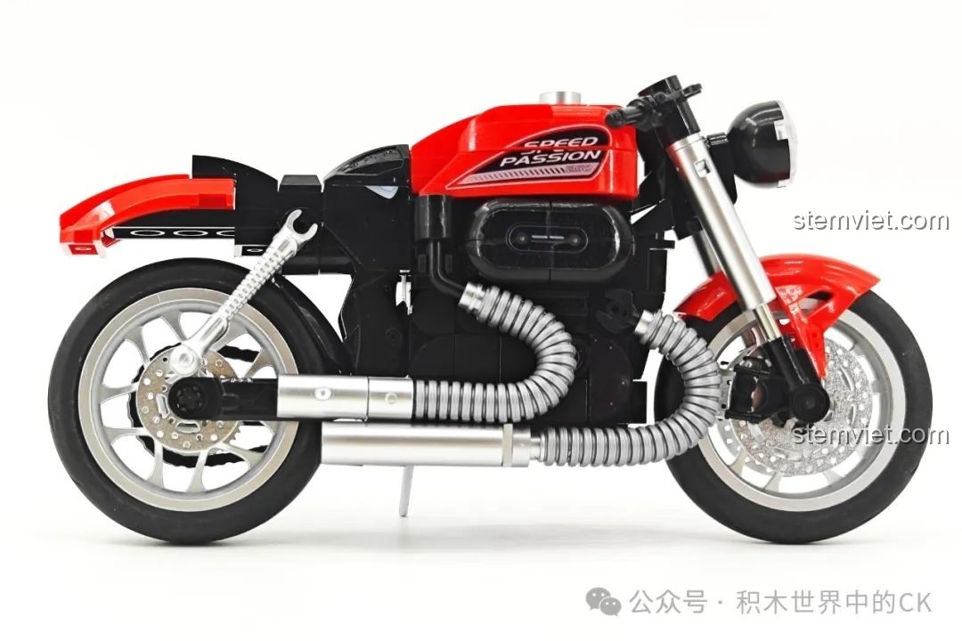 Một góc nhìn ngang khác của mô hình SEMBO 714554, thể hiện sự cân đối và hài hòa trong thiết kế.