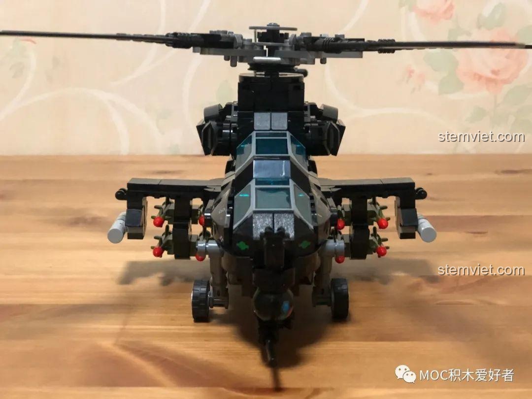 Góc nhìn trực diện của mô hình Sembo 202119 Trực thăng tấn công Z-10, thể hiện sự uy nghi.