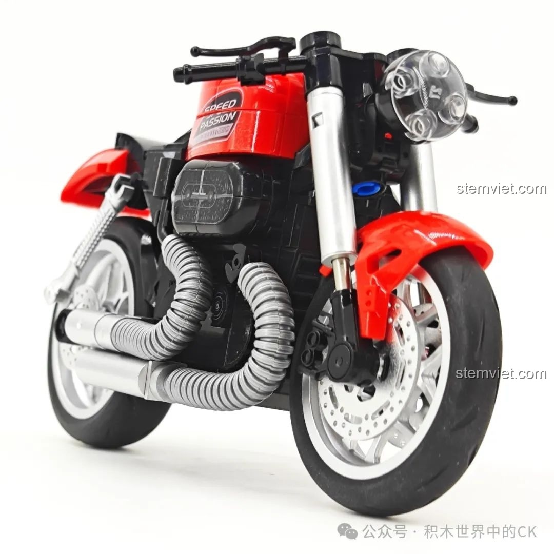 Góc nhìn từ phía trước của mô hình SEMBO 714554, nổi bật với đèn pha tròn và tay lái cao đặc trưng.