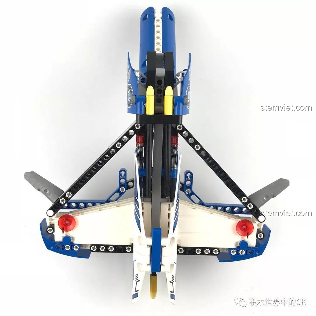 Góc nhìn từ trên xuống của mô hình súng nỏ siêu anh hùng SY giá rẻ, thể hiện toàn bộ kết cấu.