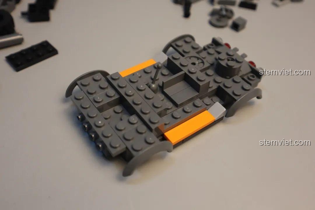 Quá trình lắp ráp xe bán tải trong bộ đồ chơi quân sự GUDI Sword Force 20107