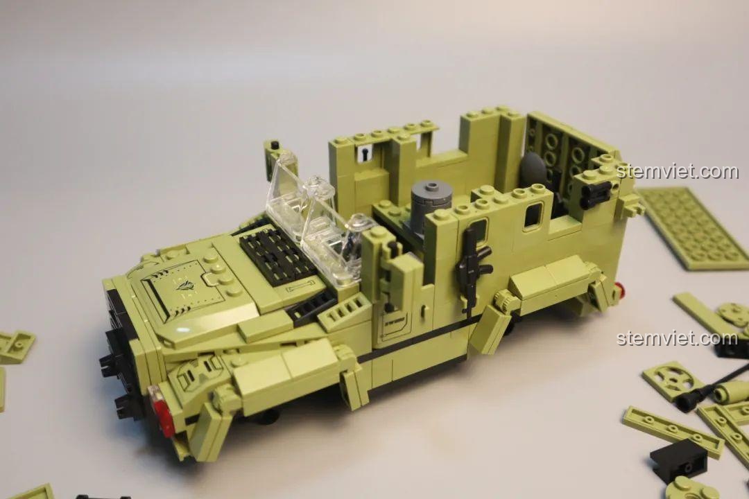 Quá trình lắp ráp xe bọc thép trong bộ đồ chơi quân sự GUDI Sword Force 20107