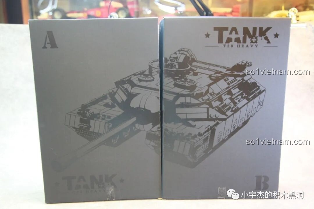 Bên trong hộp lớn là hai hộp nhỏ A và B, giúp phân loại các túi gạch cho quá trình lắp ráp.