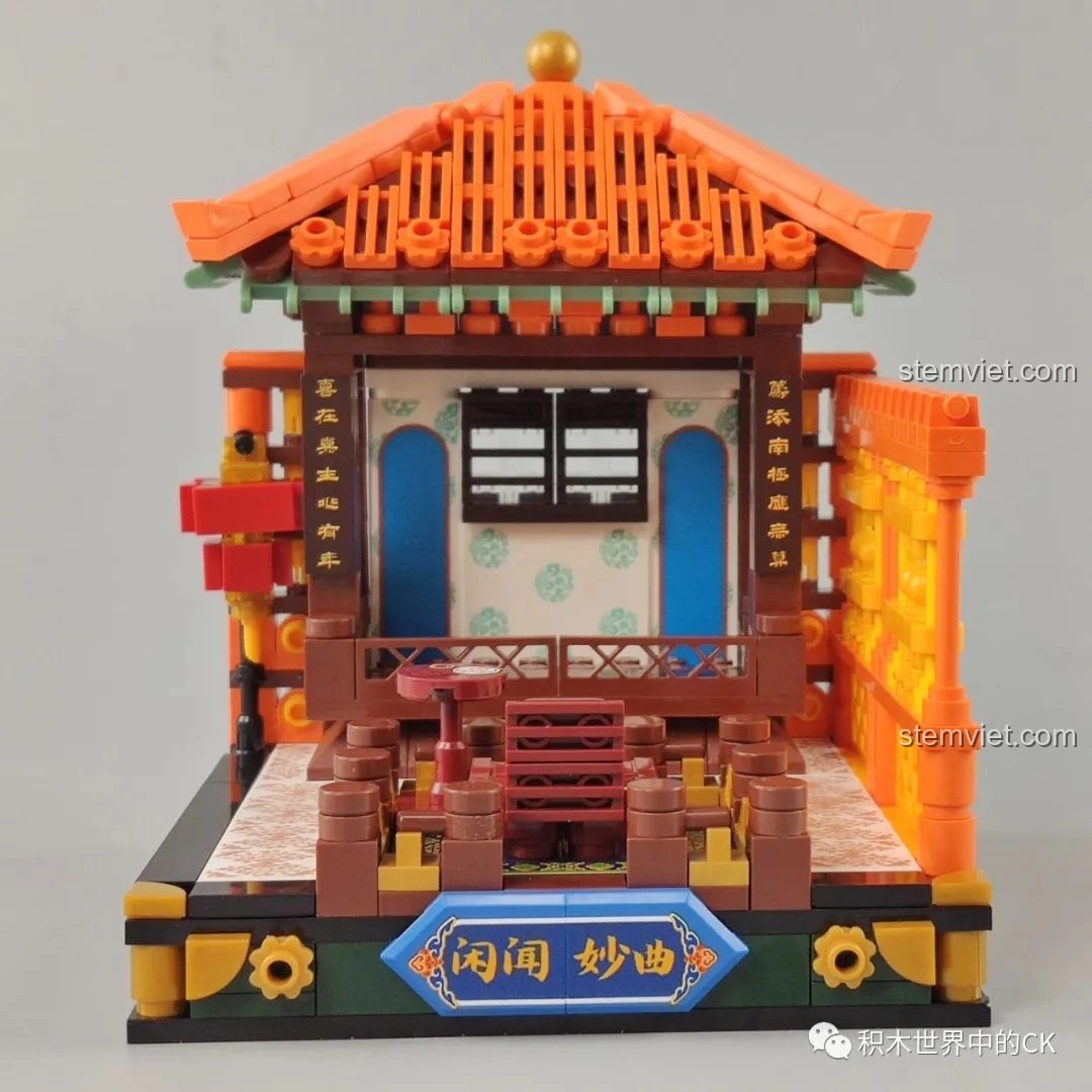 Hàng rào và cột trụ trang trí của bộ Keeppley K10146, tinh xảo trong từng đường nét.