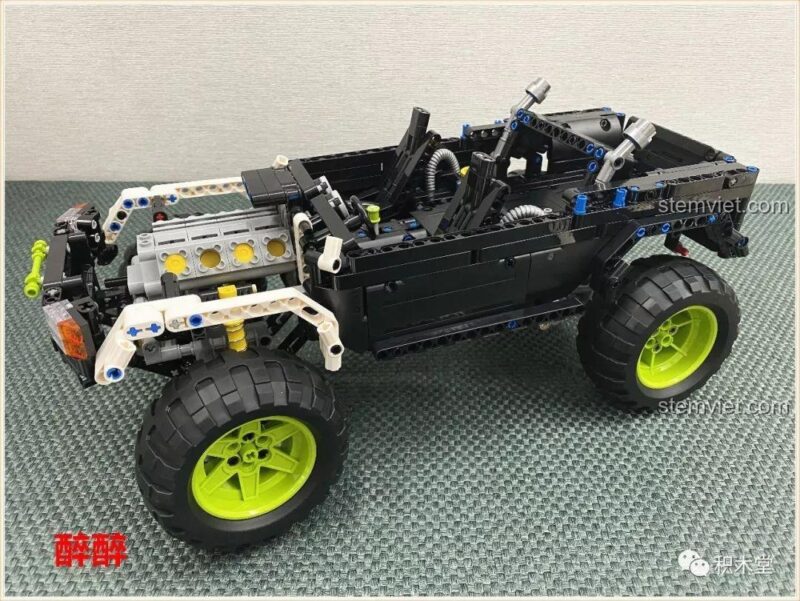 Xe Tải Địa Hình Baja Monster Energy Happy Build 1211 sau khi lắp bánh xe, sẵn sàng cho những cuộc phiêu lưu địa hình.
