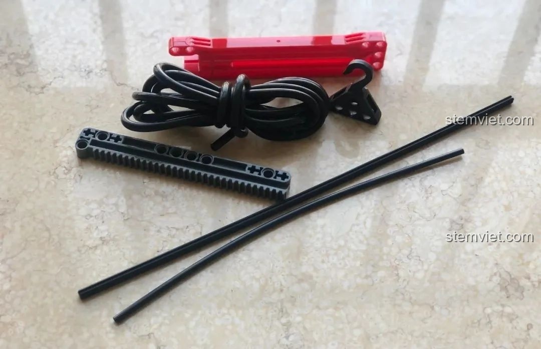 Các bộ phận đặc biệt như cần cẩu, móc hợp kim và ống mềm của bộ HAPPY BUILD YC-GC007.