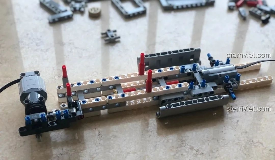 Quá trình lắp ráp khung gầm xe cẩu HAPPY BUILD YC-GC007 với động cơ L và M.