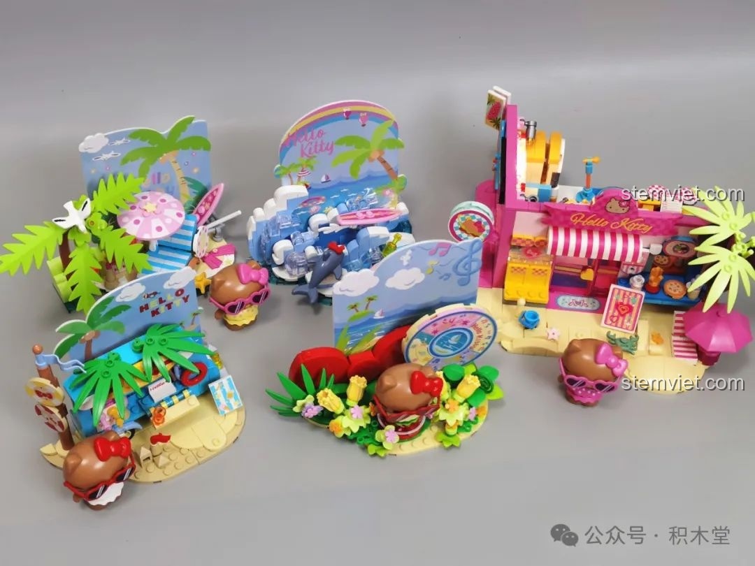 Góc chụp cuối cùng của toàn bộ bộ sưu tập đồ chơi lắp ráp Hello Kitty Bãi Biển TOP TOY, thể hiện sự hoàn thiện và vẻ đẹp tổng thể.