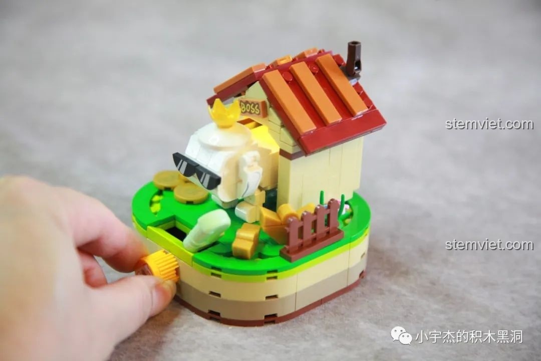 Chuyển động tới lui của chú chó và người bạn nhỏ trên mô hình SEMBO 613115, rất vui nhộn.