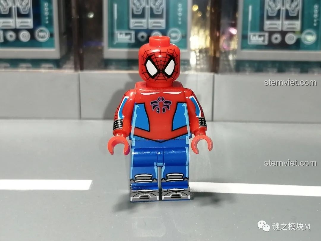 Hình ảnh gốc của MK4 Suit, minh họa thiết kế và màu sắc đặc trưng, giúp so sánh với minifigure SY1461.