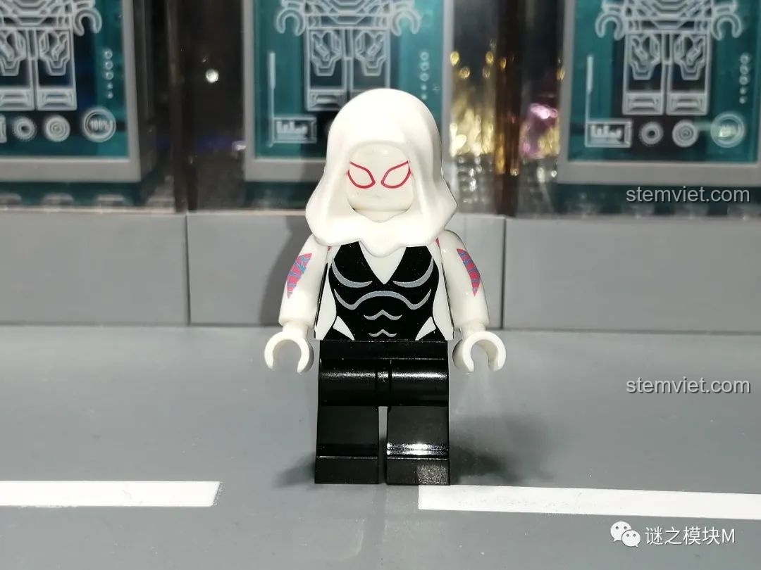 Hình ảnh gốc của Spider-Ham, minh họa thiết kế và màu sắc đặc trưng, giúp so sánh với minifigure SY1461.