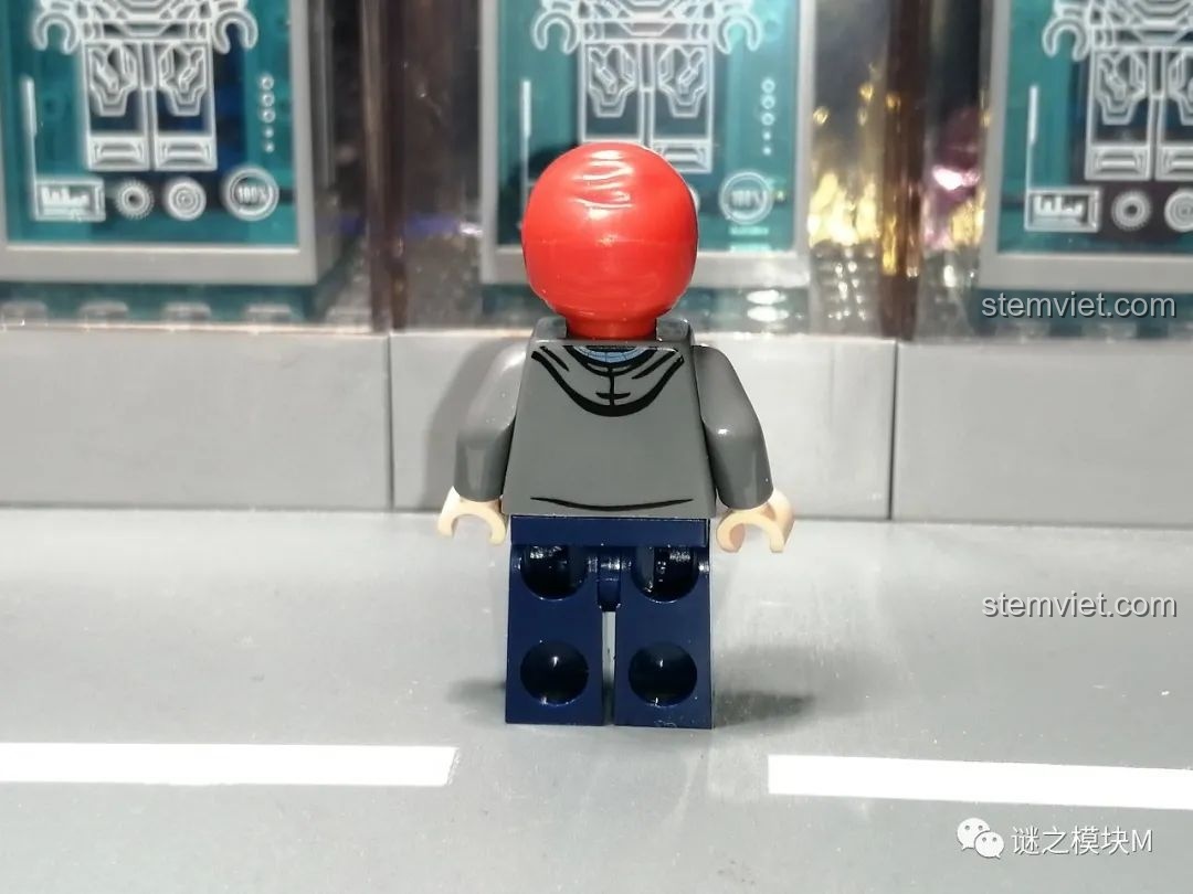 Hình ảnh so sánh Stealth Suit, minh họa thiết kế và màu sắc đặc trưng, giúp so sánh với minifigure SY1461.